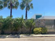 Residencia en Altabrisa! Ubicación privilegiada con...