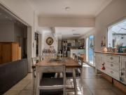 RESIDENCIA EN BARRIO LOS TRONCOS