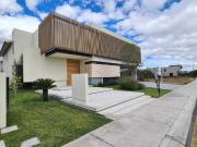 Venta de Casa en Querétaro, dentro Club Golf Campanario...