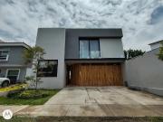 Residencia en Coto los Naranjos, zona sur de la ciudad