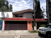 RESIDENCIA EN EXCELENTE UBICACIÓN, CERCA DEL CONSULADO...