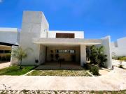 Residencia en Renta en Privada El Origen Xcanatun