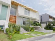 RESIDENCIA EN RENTA EN PUERTA LAS LOMAS, ZAPOPAN