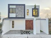 RESIDENCIA EN VENTA, 2 PLANTAS, 3 RECÁMARAS, 2.5 BAÑOS