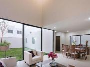 Residencia en venta al norte de Mérida con amplios espacios