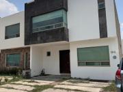 Residencia en Venta – Casa Fuerte