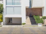 RESIDENCIA EN VENTA DE DISEÑADOR CLUSTER 10 10 10 DENTRO...