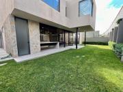 Residencia en Venta en Altozano, 3 Recamaras, 4 Baños,...