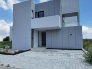 Residencia en venta en Cartuja frente a las amenidades...