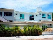 RESIDENCIA EN VENTA EN CLUB DE GOLF IXTAPA 7 RECAMARAS,...