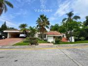 RESIDENCIA EN VENTA EN CLUB DE GOLF SANTA ANITA,...
