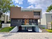 RESIDENCIA EN VENTA EN COLINAS DE SAN JAVIER, ZAPOPAN