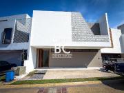 Residencia en venta en Valle Imperial coto Romano