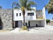 RESIDENCIA EN VENTA EN EL CAMPANARIO