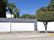 Residencia en Venta en El Palomar Segunda Sección Una...