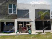 VENTA DE CASA RESIDENCIAL EN FRACCIONAMIENTO RESIDENCIAL...