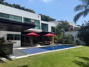 Residencia en venta en fraccionamiento Vista Hermosa con...