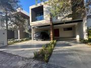 RESIDENCIA EN VENTA EN LA CAMPIÑA DEL BOSQUE LEÓN...