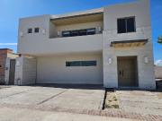 RESIDENCIA EN VENTA EN LA CAVA RESIDENCIAL