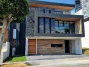 Residencia en Venta en Lomas 1