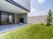 Residencia en Venta en Lomas del Campanario Terreno: 380...