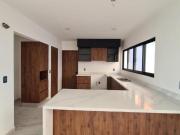 Residencia en Venta en Milenio III, Calle Abierta,...