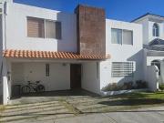 RESIDENCIA EN VENTA EN MIRAVALLE
