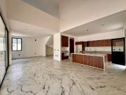 Residencia en venta en privada con campo de Golf