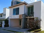 Residencia en venta en Puerta Paraíso Via Atlixcayotl Puebla