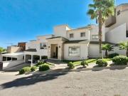 Residencia en venta en Rincón de las Lomas 4 recámaras