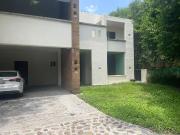 Residencia en Venta en San Alberto – Elegancia y Confort...