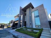 Residencia en Venta en Sierra Alta 9no. sector con 5...