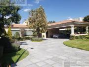 Residencia en venta en una planta con excelente distribución Residencia en venta en una planta con excelente distribución