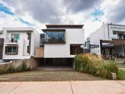 RESIDENCIA EN VENTA EN VALLE REAL, ZAPOPAN