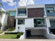 Residencia en Venta en Villa Verona Coto con Alberca Residencia en Venta en Villa Verona Coto con Alberca