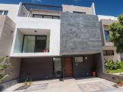 Residencia en venta en Zibata, 5 Rec?maras, 5.5 Ba?os,...