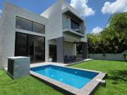 Residencia en Venta Entrega Inmediata Yucatán Country Club