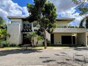 Residencia en Venta Equipada en Privada Manantiales de...