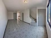 Residencia en Venta Inmejorable Ubicación dentro de Coto...