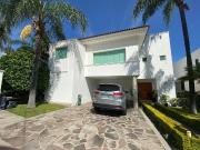 RESIDENCIA EN VENTA LAS CAÑADAS CON VISTA AL CAMPO DE...