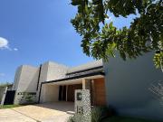 Residencia en Venta o Renta en privada Alto Viento,...