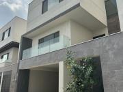 RESIDENCIA EN VENTA PUERTA DE HIERRO LINCES MONTERREY