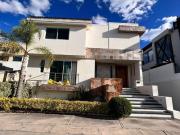 Residencia en venta Puerta del Bosque Zapopan