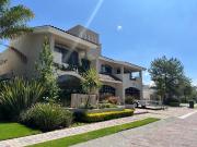 RESIDENCIA EN VENTA/RENTA