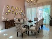 RESIDENCIA EN VENTA/RENTA EN MÉRIDA DE UN PISO. 4...