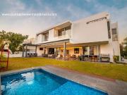 Residencia en Zotogrande con Alberca de Lujo en Venta...