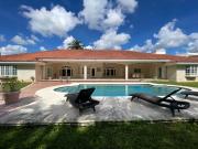 RESIDENCIA ESTILO CALIFORNIANO EN MONTES DE AMÉ DE UN...