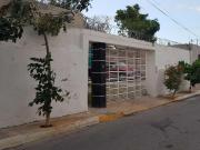 Residencia Exclusiva con Amplio Terreno en el Centro...