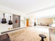 Residência Exclusiva de Altíssimo Padrão em Condomínio...