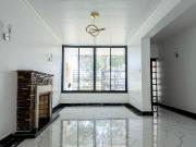 Residencia Exclusiva En Miraflores – 255 M² Con Jardines...